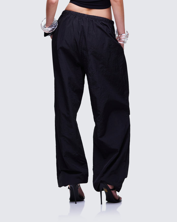 Women's black pants close-up detail – FINESSE