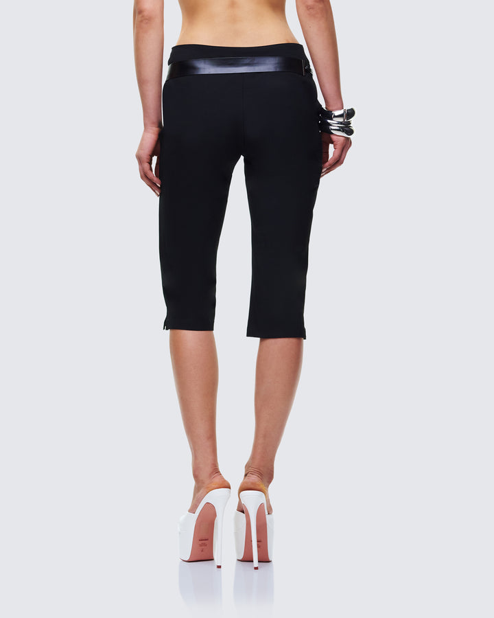 Women's black pants close-up detail – FINESSE