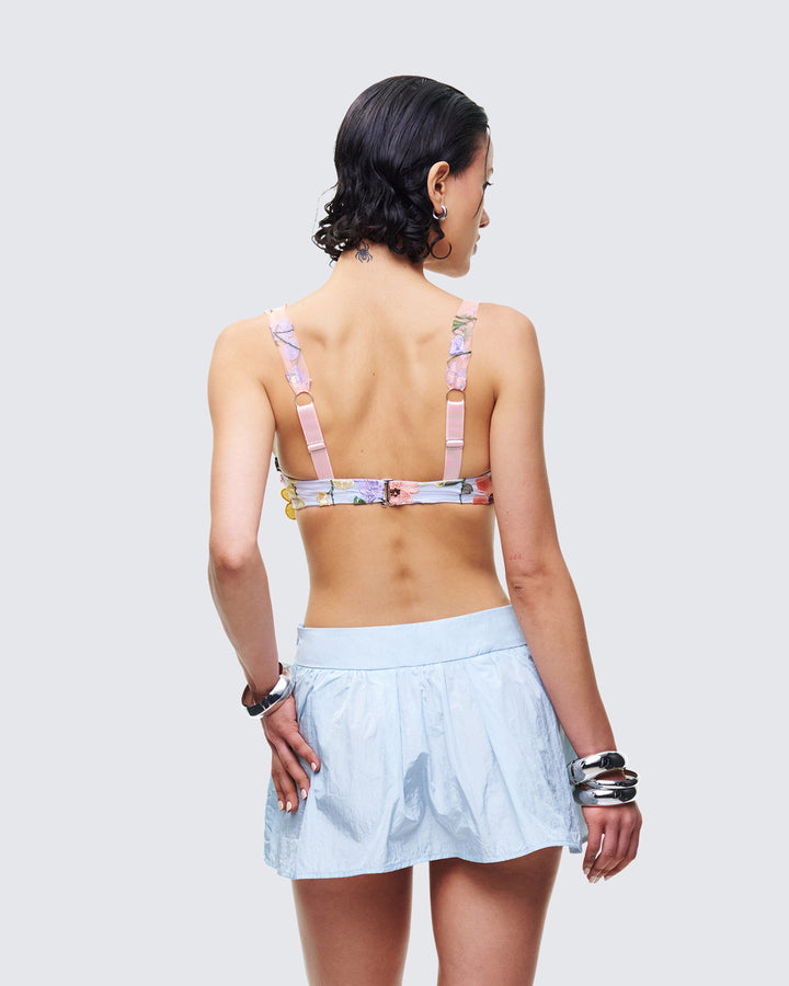 Women's top close-up detail – FINESSE