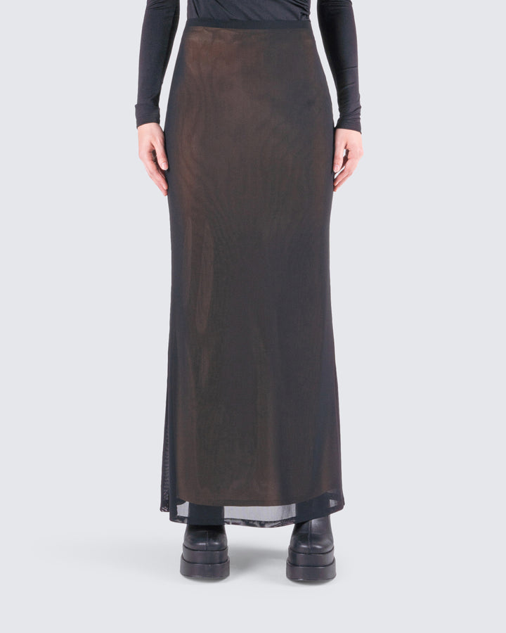Women's black maxi skirt close-up detail – FINESSE