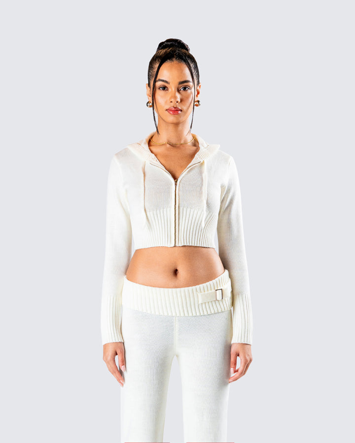 Women's white jacket close-up detail – FINESSE