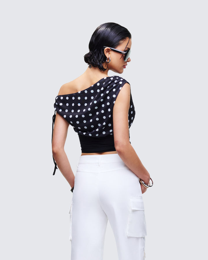 Women's black top close-up detail – FINESSE
