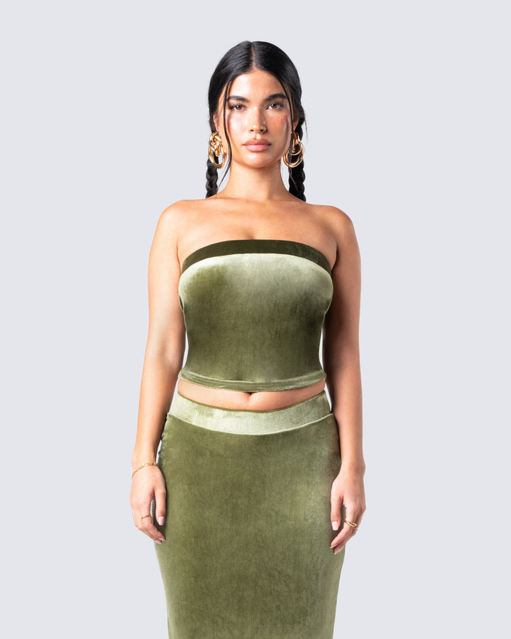Women's green top close-up detail – FINESSE
