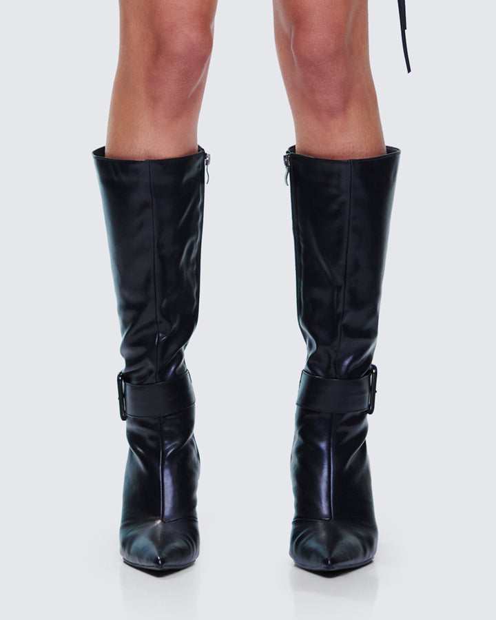 Women's black boots close-up detail – FINESSE