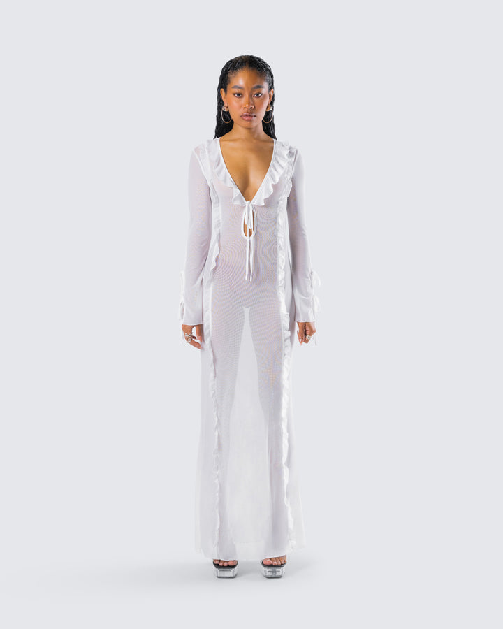 Women's white maxi dress close-up detail – FINESSE