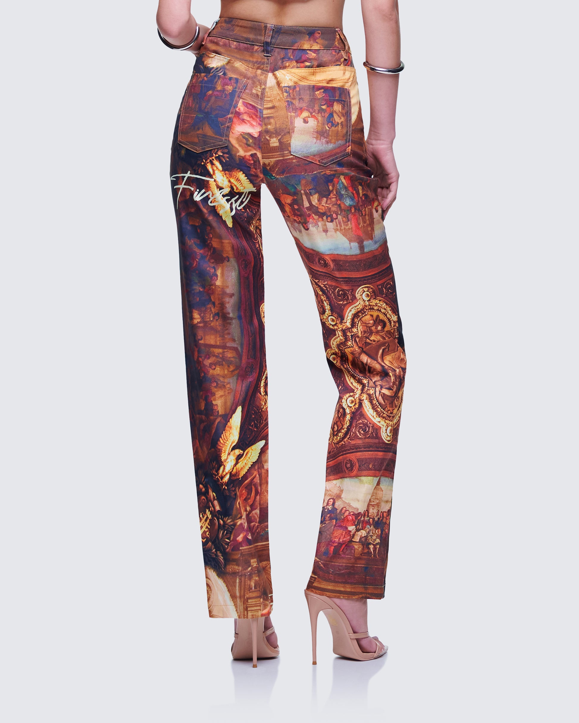 Women's red pants close-up detail – FINESSE
