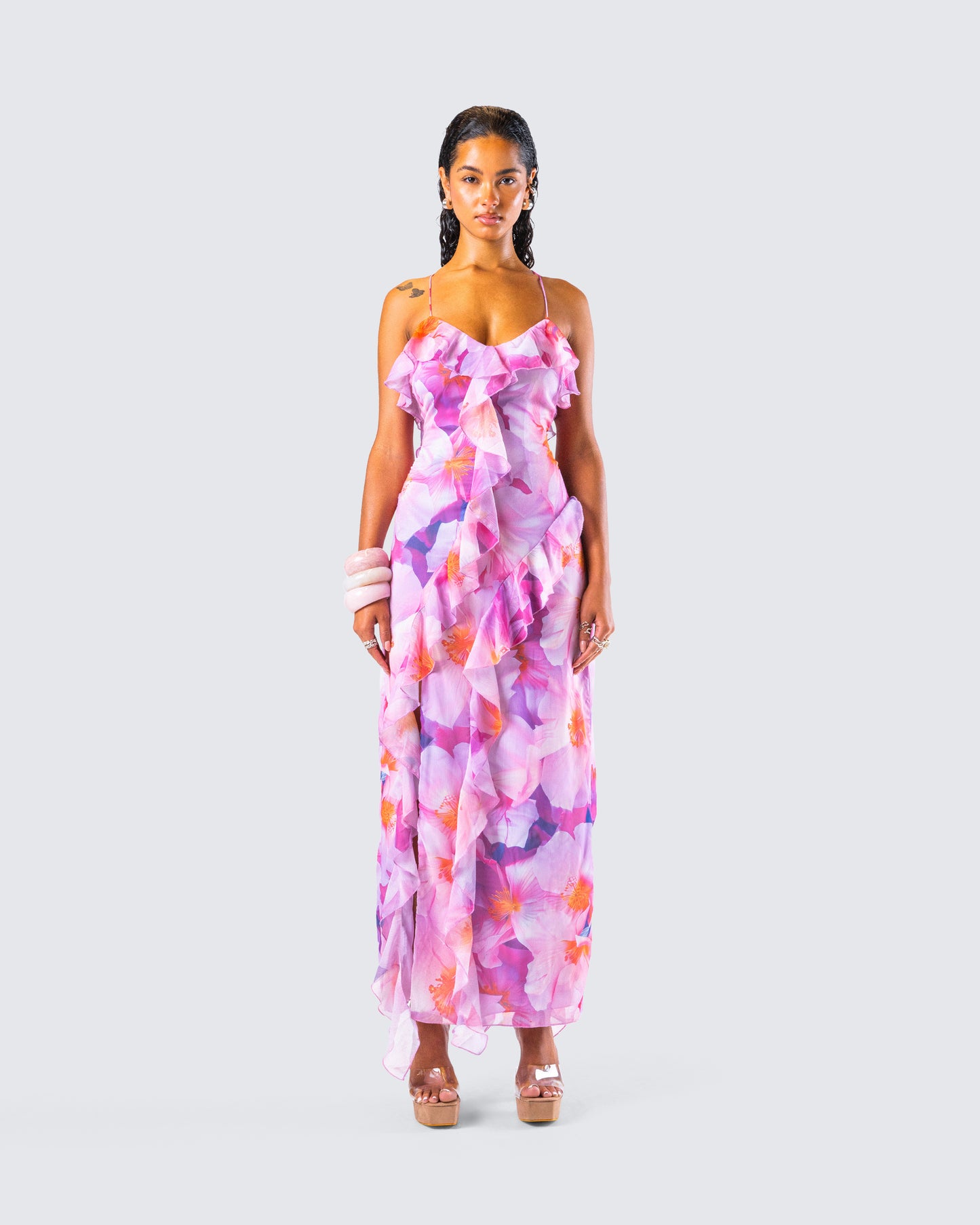 Women's pink maxi dress close-up detail – FINESSE