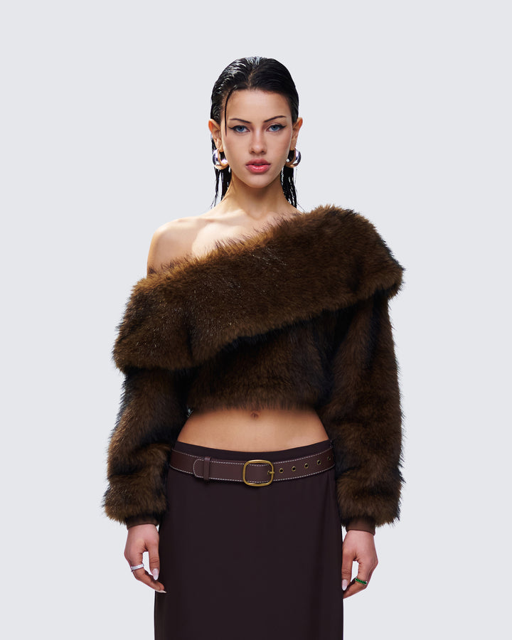 Women's brown accessories close-up detail – FINESSE