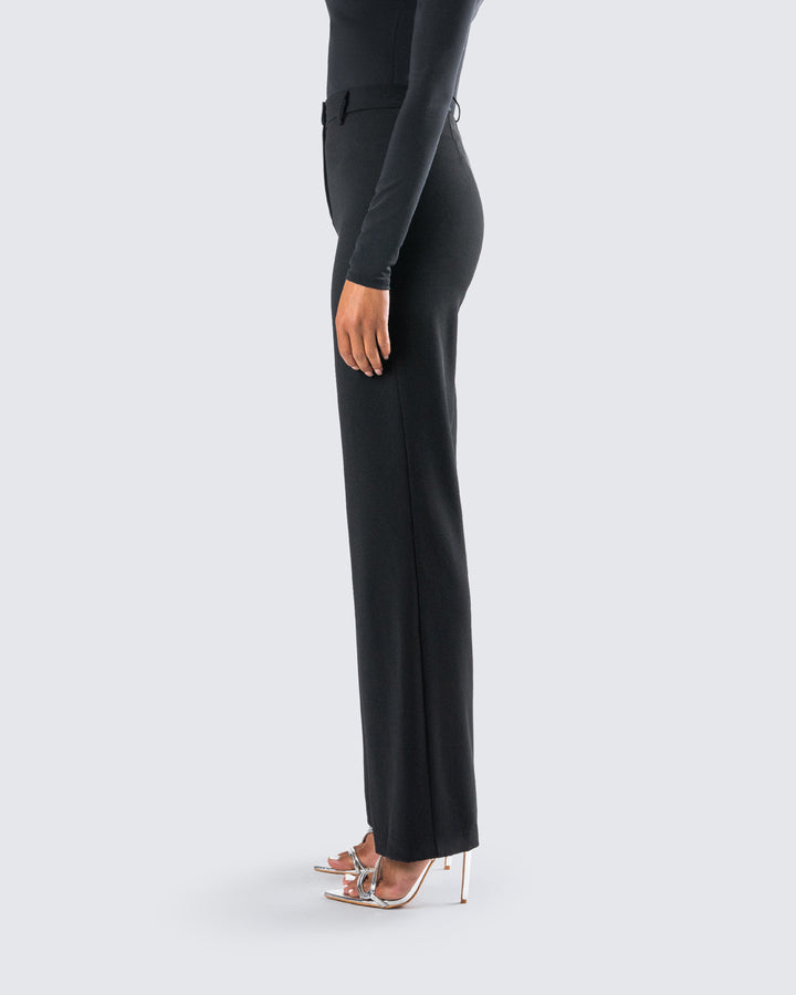 Women's black pants close-up detail – FINESSE