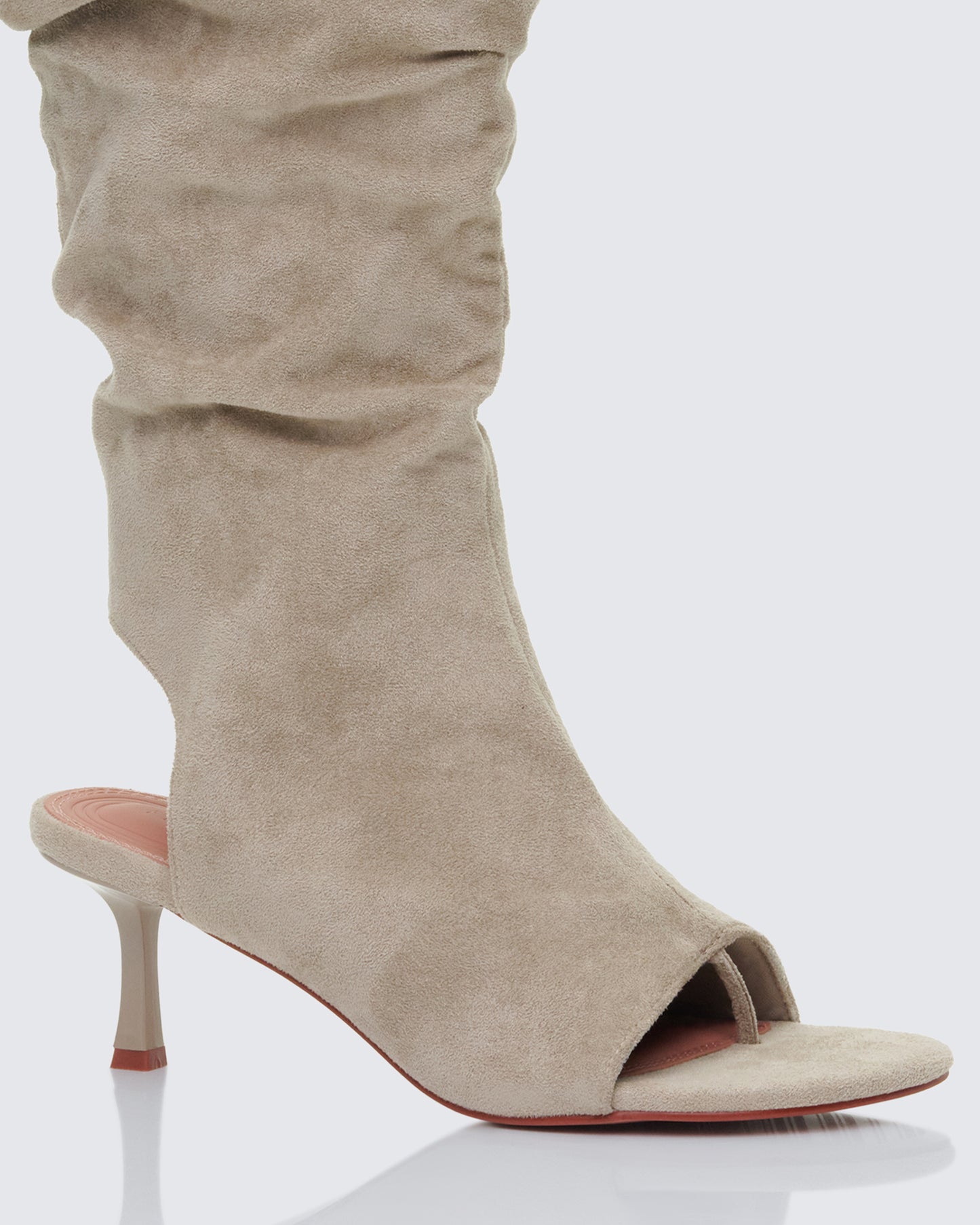 Women's boots close-up detail – FINESSE