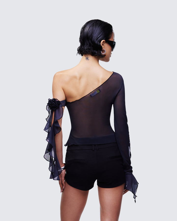 Women's black top close-up detail – FINESSE